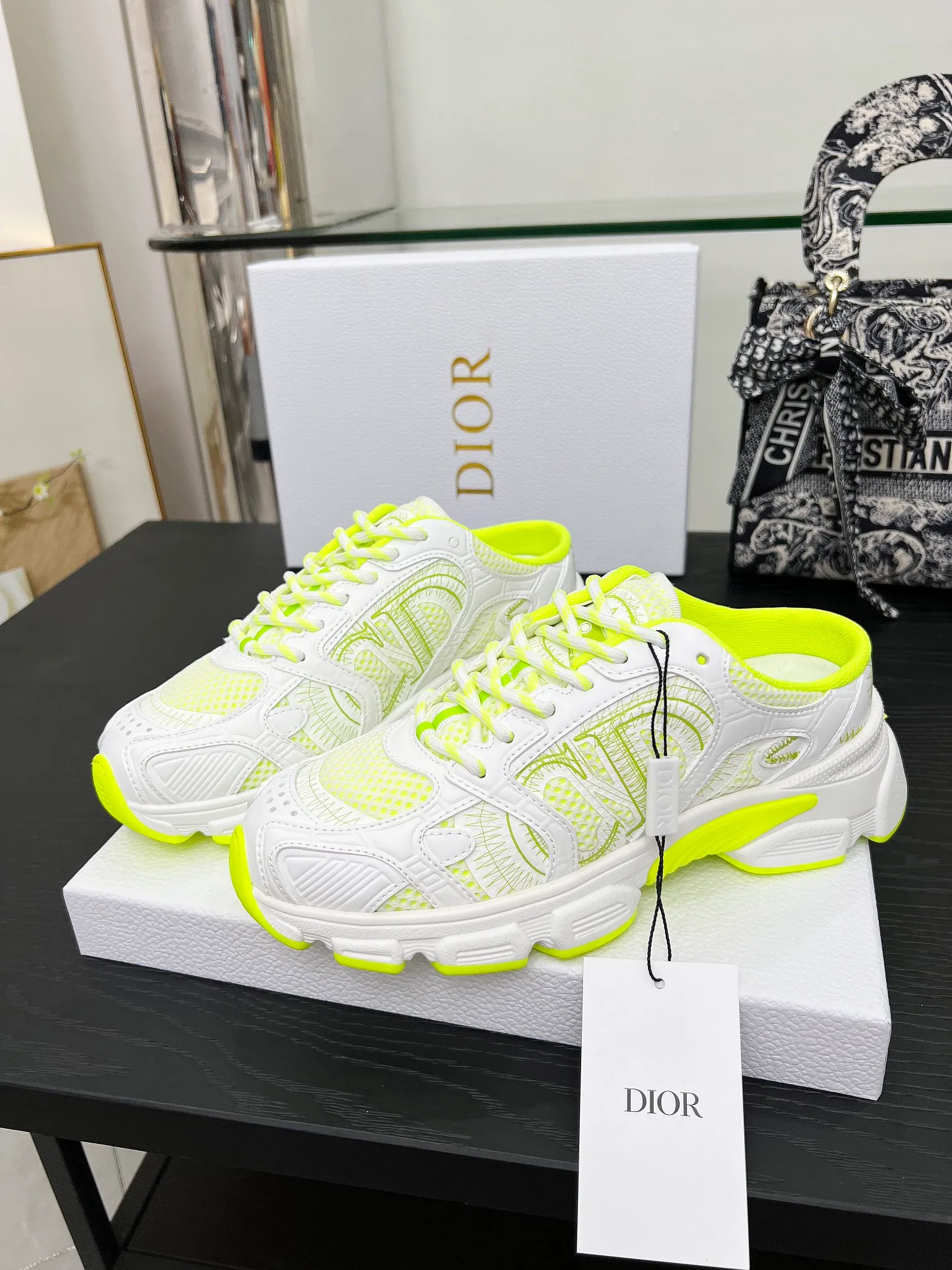 p560🐮🐮This Dior Chrono sports half slipper reinterprets running shoes with Dior's haute couture style. Gray mesh fabric is paired with tonal suede calfskin panels, the CD logo on the side, the star patch on the tongue and the Dior logo on the heel, all in classic fine detail. Featuring two-tone laces and a lightweight sole with star graphics, they can be worn year-round. Size: Women’s size 35-41 (35/42 can be customized) Men’s size 40-46 (men’s version is being printed) Color: 12 colors available